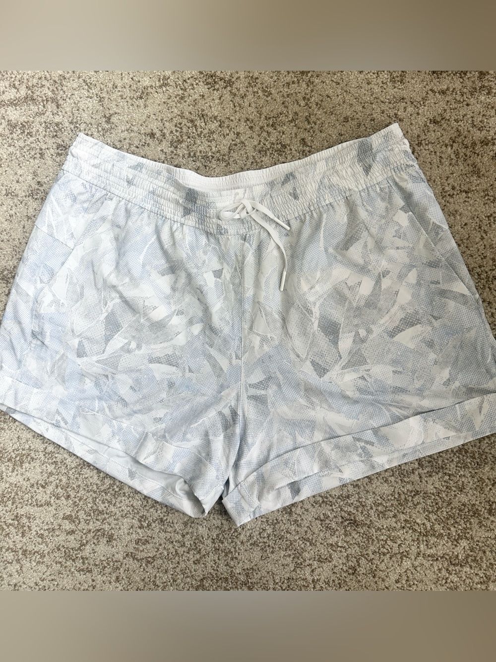 Lululemon Spring Break Away Shorts 14